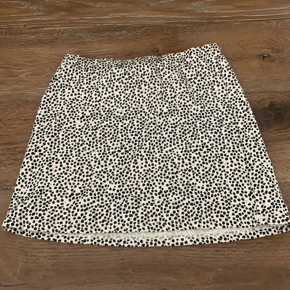 Old Navy pink, black, and white mini skirt / size xl but fits smaller